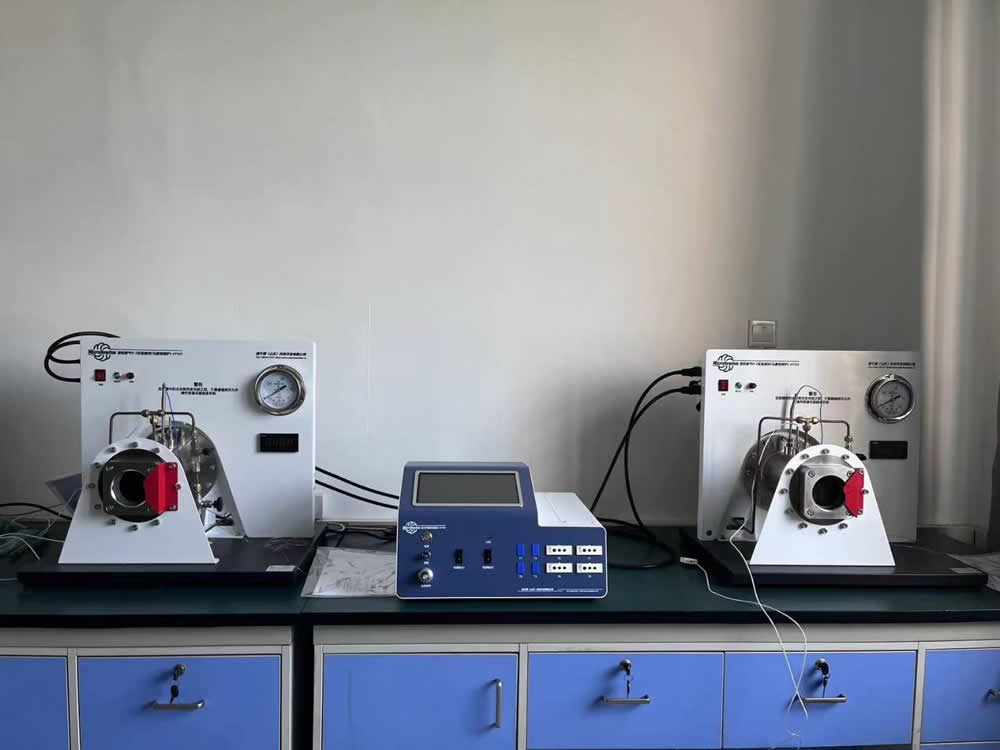 Exposição de equipamentos de laboratório de transferência de calor e termodinâmica na Universidade de Tecnologia da Mongólia Interior 